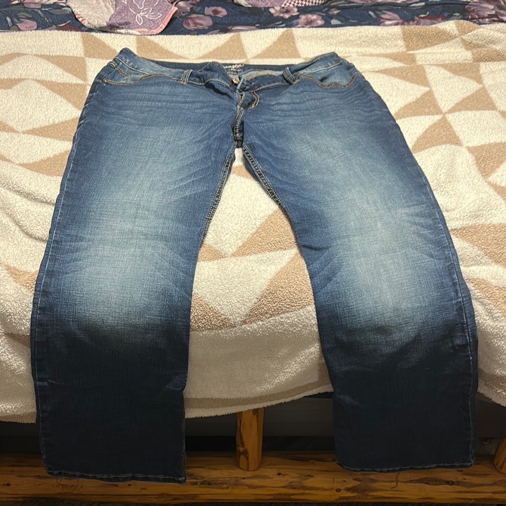 Women’s Wrangler BootcutJeans